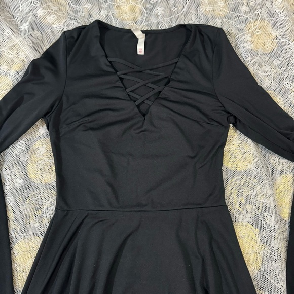 Xhilaration Black Dress - Picture 4 of 6